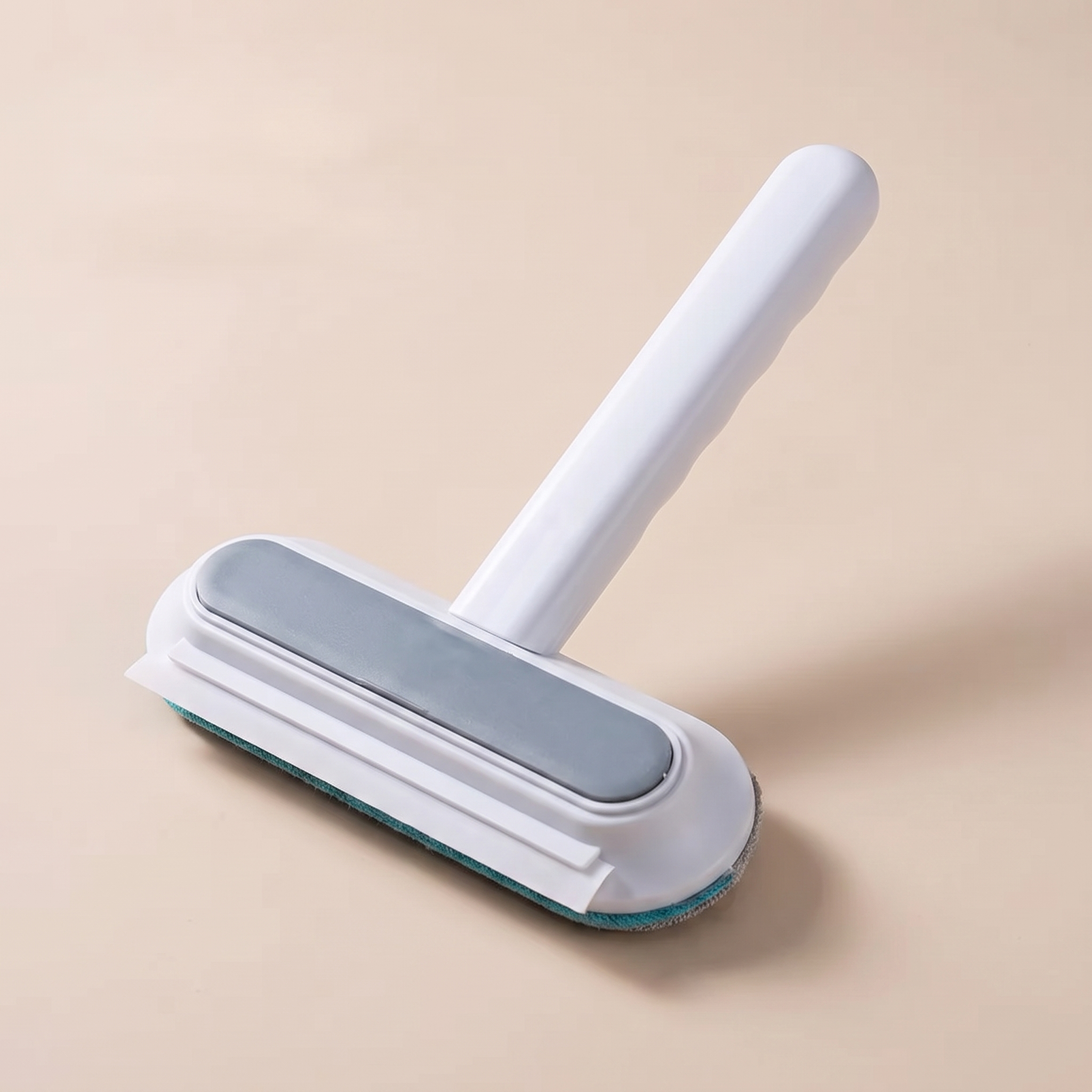 Reusable pet hair remover product shot